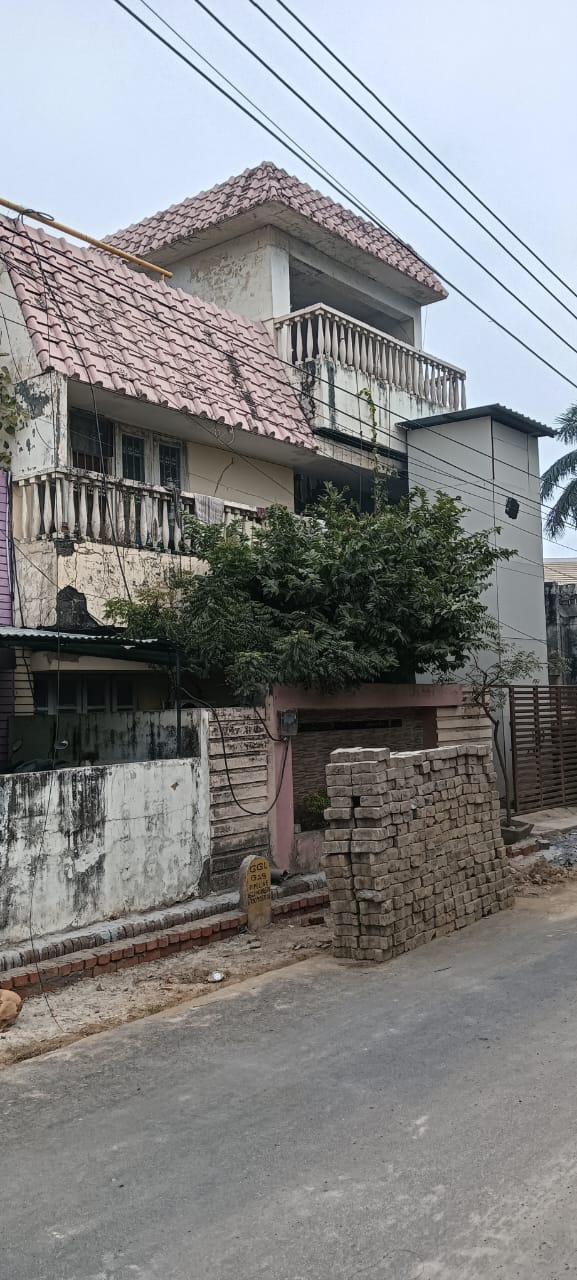 1800 sqft house for sale in Aliganj Sector C